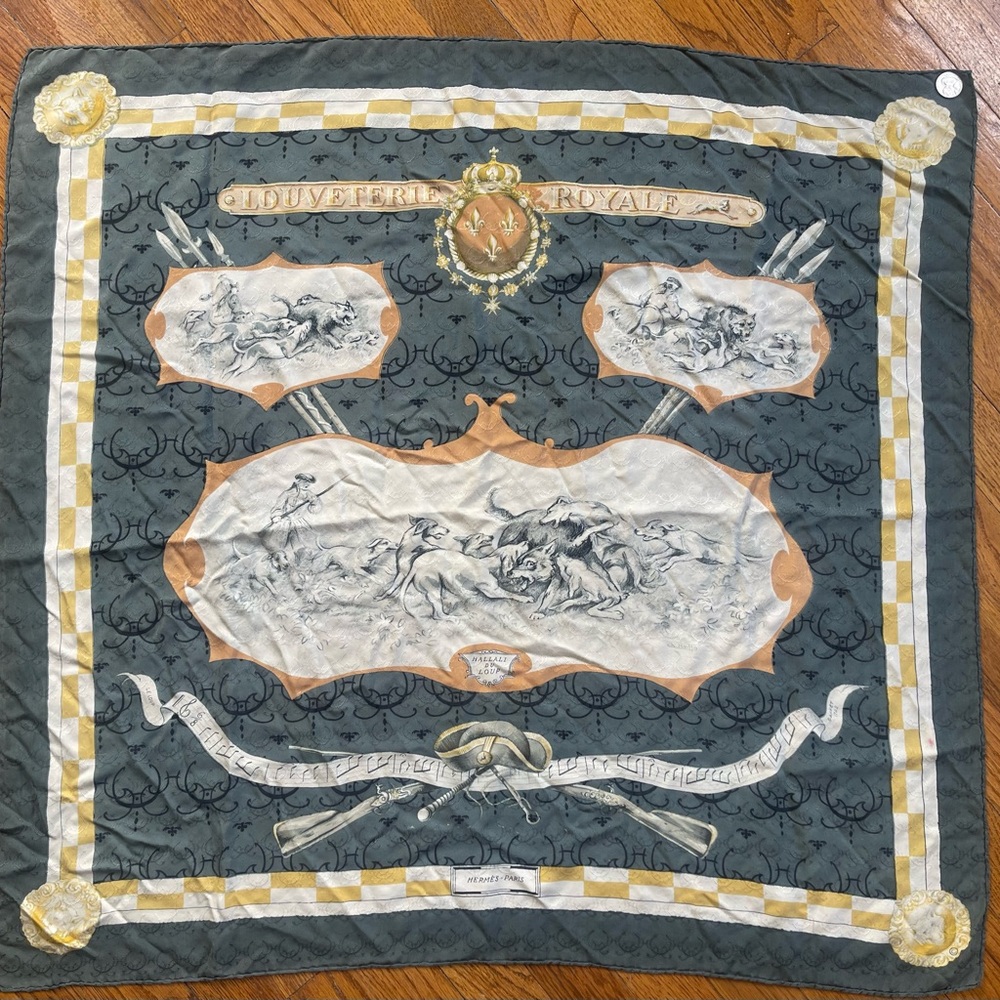 Vintage Hermes Silk Scarf
CH Hallo artist
Louveterie / Jacauard Silk